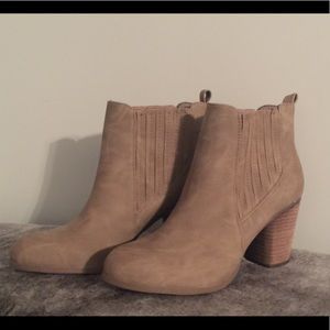 Madden Girl Women’s Bootie Size 8.5